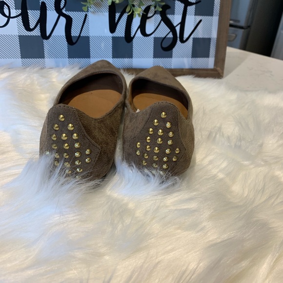 Mossimo flats - Picture 3 of 3